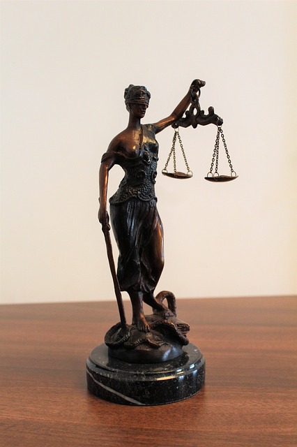 justitia-2723660_640.jpg